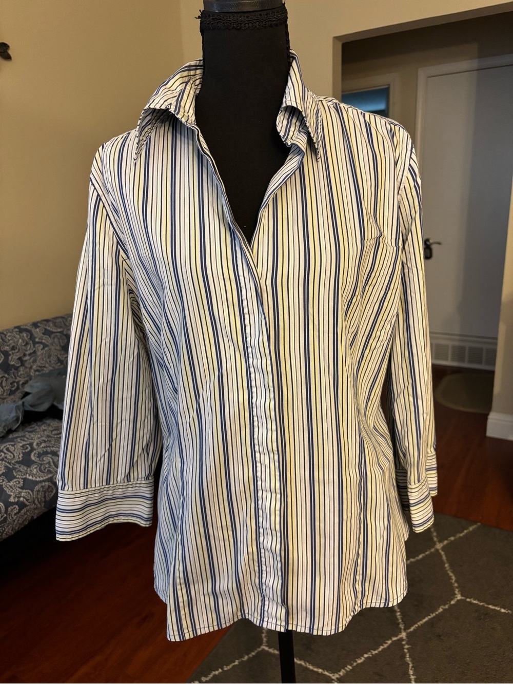 Express Women's White, yellow and Blue Striped Button-Down Shirt - Large